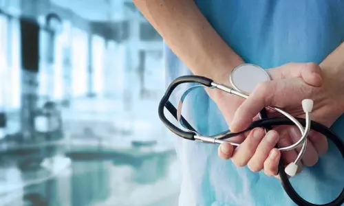 മണിക്കൂറുകളോളം കാത്ത് നിന്നിട്ടും ഡോക്ടർമാർ തിരിഞ്ഞുനോക്കിയില്ല; അമ്മയുടെ കൈകളിൽ കിടന്ന് അഞ്ചുവയസുകാരൻ മരിച്ചു