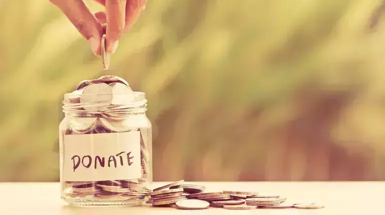 ചാരിറ്റിക്ക് പിന്നിലെ അപകടങ്ങൾ