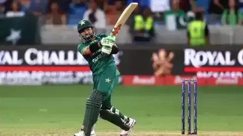 ബാബര് വീണ്ടും നിരാശപ്പെടുത്തി, രിസ്വാന് തിളങ്ങി; ഹോങ്കോങിനെതിരെ പാകിസ്താന് മികച്ച സ്കോര് ബാബര് വീണ്ടും നിരാശപ്പെടുത്തി, രിസ്വാന് തിളങ്ങി; ഹോങ്കോങിനെതിരെ പാകിസ്താന് മികച്ച സ്കോര്