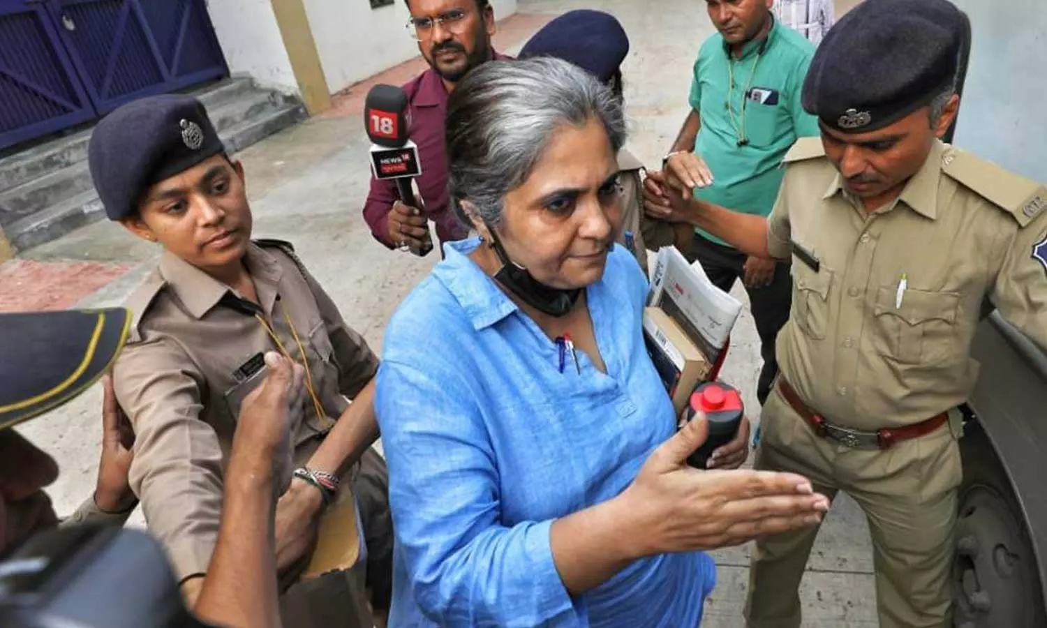 ഇടക്കാല ജാമ്യം; ടീസ്റ്റ സെതൽവാദ് ജയിൽമോചിതയായി ഇടക്കാല ജാമ്യം; ടീസ്റ്റ സെതൽവാദ് ജയിൽമോചിതയായി