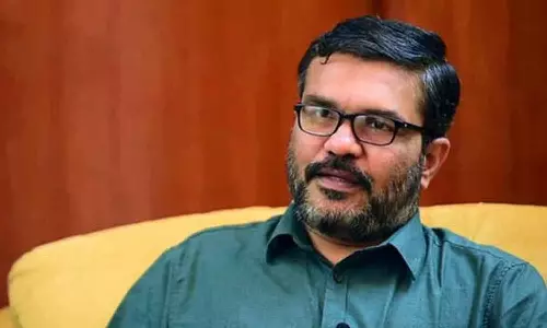 എം.ബി രാജേഷ് സ്പീക്കർ സ്ഥാനം രാജിവെച്ചു എം.ബി രാജേഷ് സ്പീക്കർ സ്ഥാനം രാജിവെച്ചു