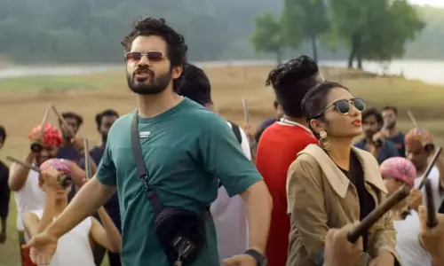 ചെങ്കോലു വേണ്ട, ചങ്കുറപ്പുണ്ടേ; പോരാട്ടക്കഥ പറഞ്ഞ് വെച്ചോ ഫൂട്ട്