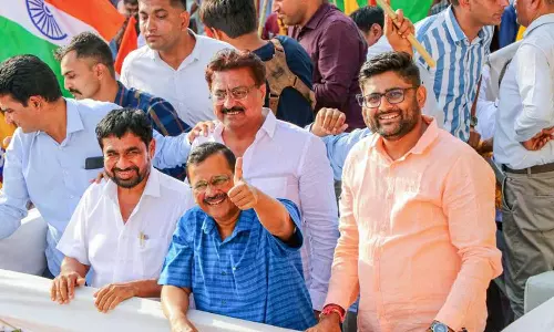 ബി.ജെ.പി വിടേണ്ട; ആം ആദ്മിക്കു വേണ്ടി പ്രവർത്തിച്ചാൽ മതി-ഗുജറാത്ത് പര്യടനത്തിൽ കെജ്രിവാൾ