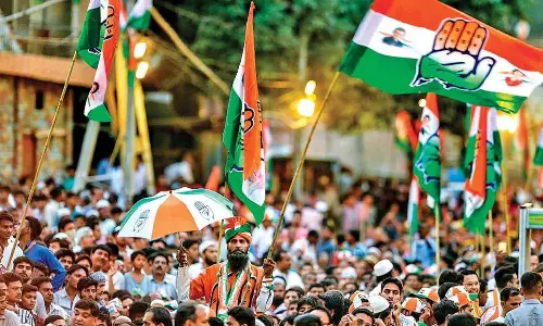 വിലക്കയറ്റത്തിനെതിരെ പ്രതിഷേധം കടുപ്പിക്കാൻ കോൺഗ്രസ്; ഡൽഹിയിൽ നാളെ റാലി വിലക്കയറ്റത്തിനെതിരെ പ്രതിഷേധം കടുപ്പിക്കാൻ കോൺഗ്രസ്; ഡൽഹിയിൽ നാളെ റാലി