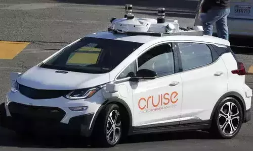 ജിഎമ്മിന്റെ ഡ്രൈവർലെസ് കാർ അപകടത്തിൽപ്പെട്ടു; മുഴുവൻ കാറുകളും തിരിച്ചുവിളിച്ച് കമ്പനി