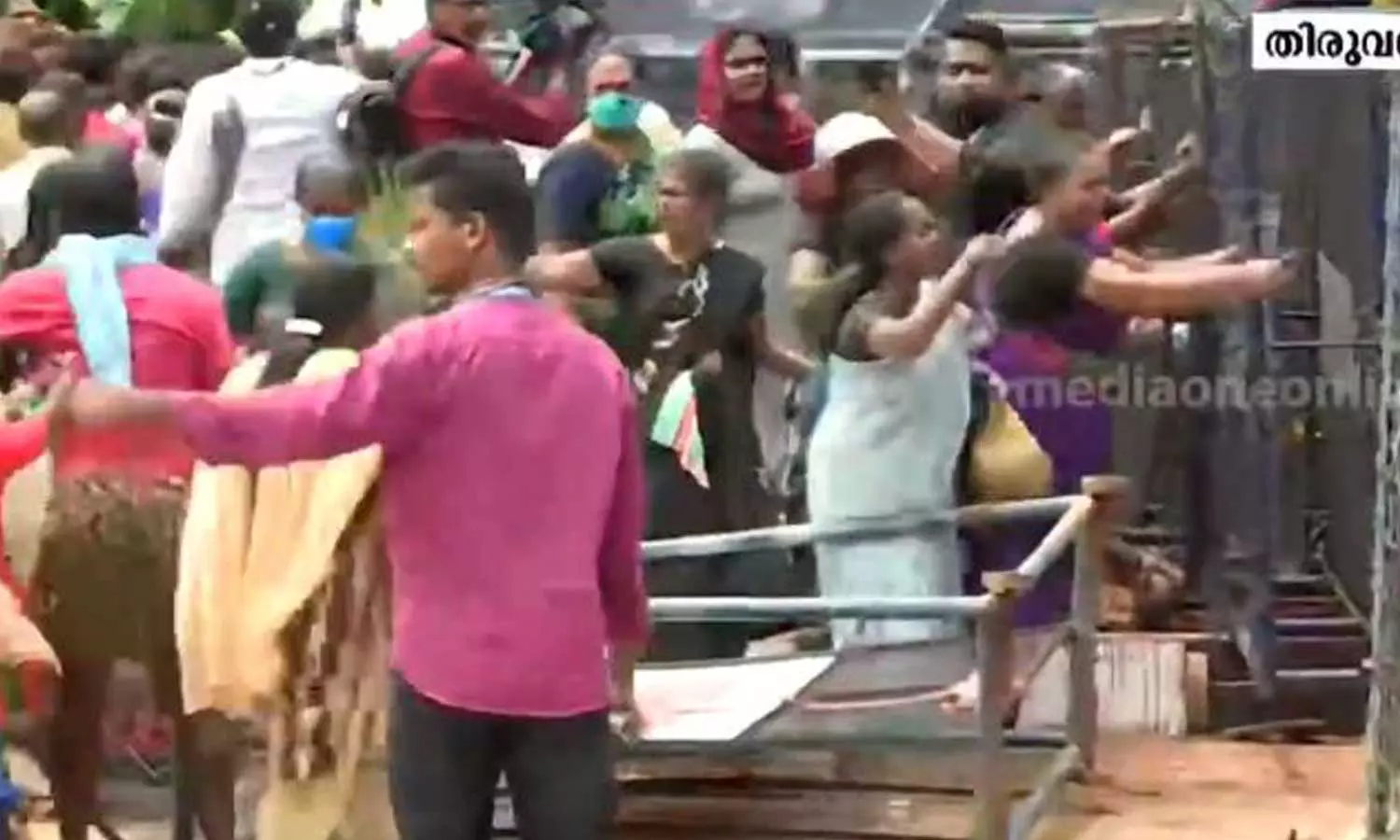 വിഴിഞ്ഞത്ത് ലത്തീൻ അതിരൂപതാ ബിഷപ്പിന്റെ നേതൃത്വത്തിൽ ഇന്ന് ഉപവാസ സമരം വിഴിഞ്ഞത്ത് ലത്തീൻ അതിരൂപതാ ബിഷപ്പിന്റെ നേതൃത്വത്തിൽ ഇന്ന് ഉപവാസ സമരം