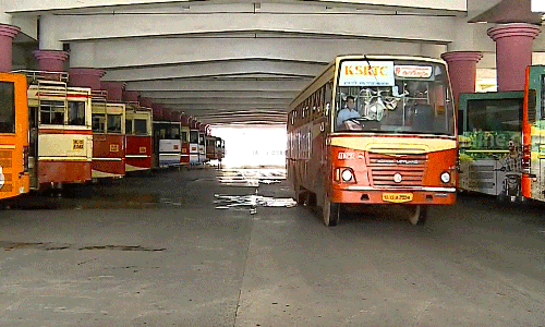 കെഎസ്ആർടിസിയിൽ ശമ്പള വിതരണം തുടങ്ങി കെഎസ്ആർടിസിയിൽ ശമ്പള വിതരണം തുടങ്ങി