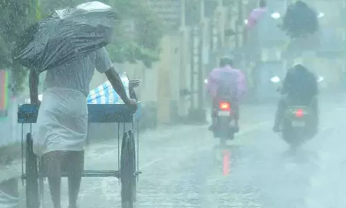 തിരുവനന്തപുരത്ത് വിദ്യാഭ്യാസ സ്ഥാപനങ്ങൾക്ക് നാളെ അവധി; ശക്തമായ മഴ