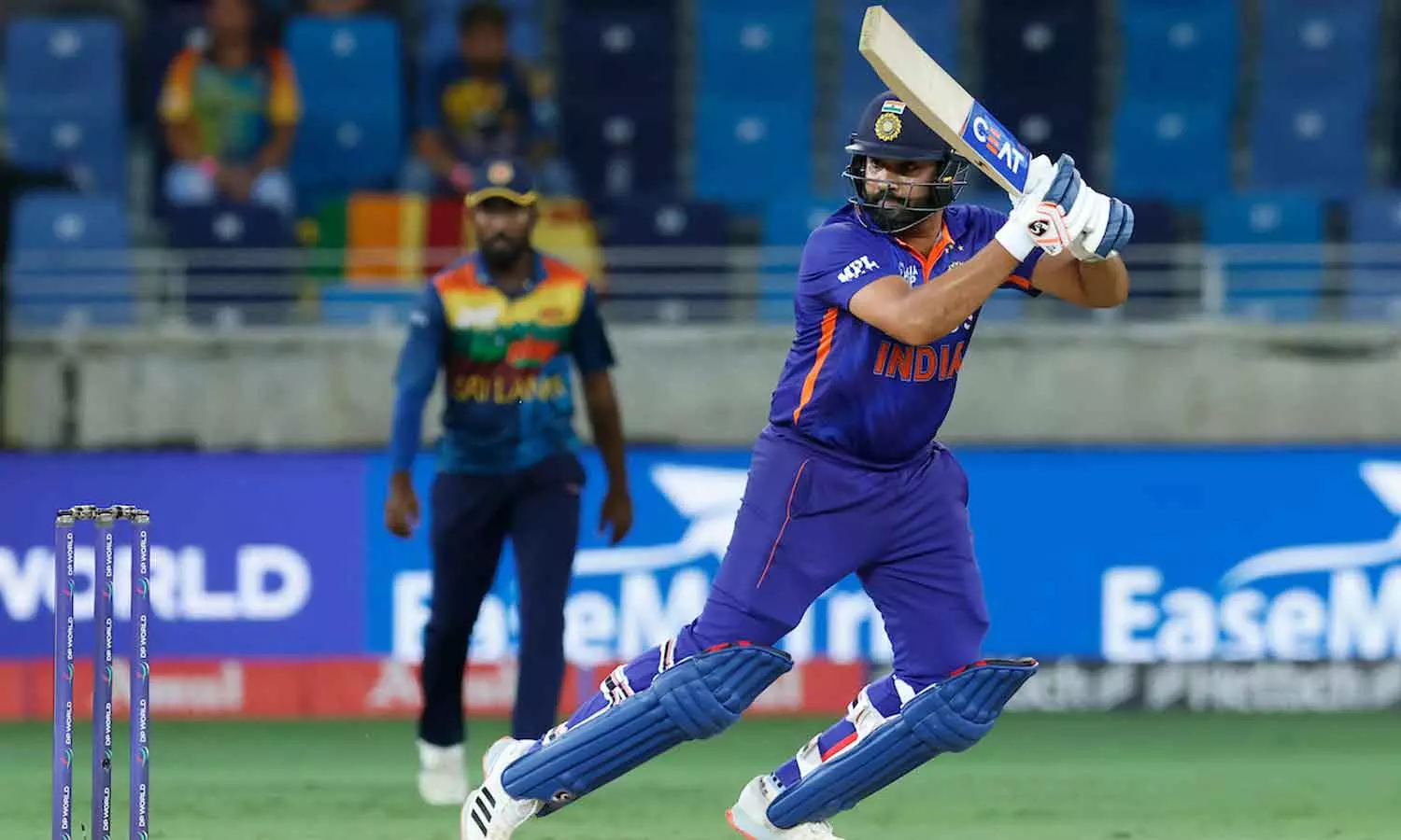 മുന്നിൽ നിന്ന് നയിച്ച് രോഹിത്: ശ്രീലങ്കയ്ക്ക് ജയിക്കാൻ 174