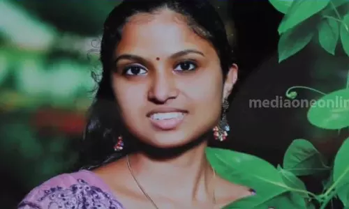 പയ്യന്നൂരിൽ യുവതിയുടെ മരണം ഭർതൃ പീഡനം മൂലമെന്ന് പരാതി