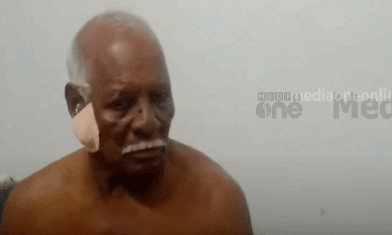 ഫോർട്ട്കൊച്ചിയിൽ നാവികസേനയുടെ പരിശീലനത്തിനിടെ മത്സ്യത്തൊഴിലാളിക്ക് വെടിയേറ്റു ഫോർട്ട്കൊച്ചിയിൽ നാവികസേനയുടെ പരിശീലനത്തിനിടെ മത്സ്യത്തൊഴിലാളിക്ക് വെടിയേറ്റു