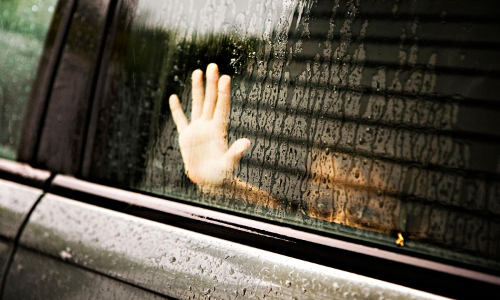 വാഹനങ്ങളിൽ കുട്ടികളുടെ സുരക്ഷ ഉറപ്പാക്കാൻ മാർഗ്ഗ നിർദ്ദേശങ്ങളുമായി അബൂദബി പൊലീസ് വാഹനങ്ങളിൽ കുട്ടികളുടെ സുരക്ഷ ഉറപ്പാക്കാൻ മാർഗ്ഗ നിർദ്ദേശങ്ങളുമായി അബൂദബി പൊലീസ്