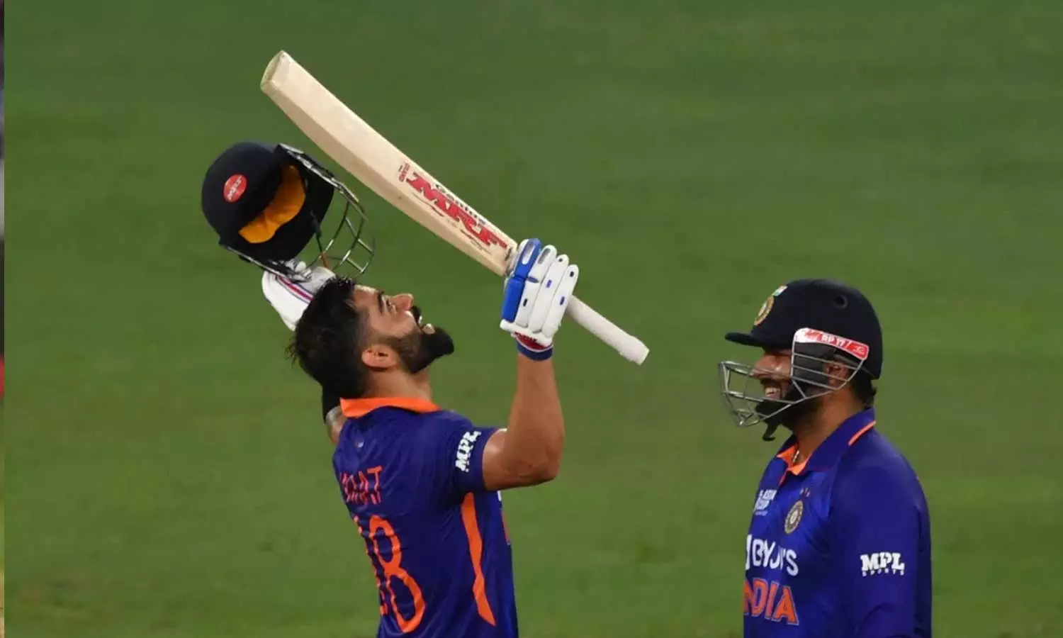 ഇത് അവൾക്കാണ്, അനുഷ്‌കയ്ക്ക്; ഞങ്ങളുടെ കുഞ്ഞു വാമികയ്ക്കും-സ്വപ്‌നസെഞ്ച്വറിക്കു ശേഷം കോഹ്ലി