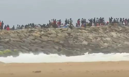 മുതലപ്പൊഴി ബോട്ടപകടം: കാണാതായ മത്സ്യത്തൊഴിലാളികളിൽ ഒരാളുടെ മൃതദേഹം കണ്ടെത്തി