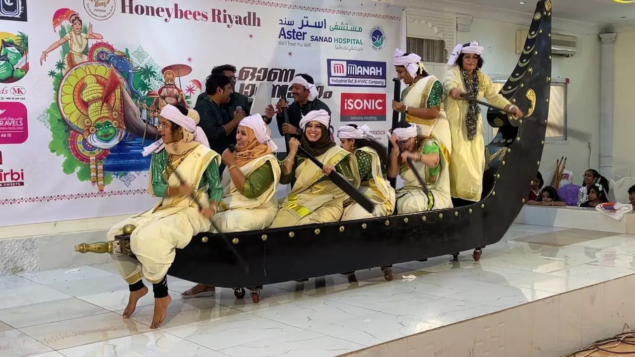 ഹണീബീസ് കുടുംബ കൂട്ടായ്മ വിപുലമായ   ഓണാഘോഷം സംഘടിപ്പിച്ചു