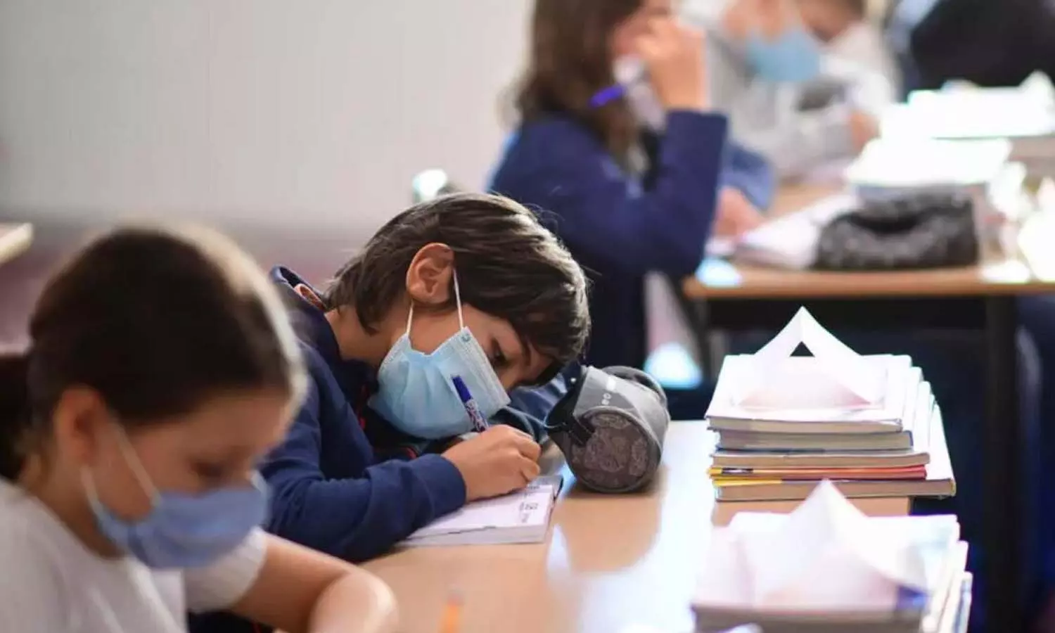 ശൈത്യകാല അവധി കഴിഞ്ഞു; യു.എ.ഇയിൽ വിദ്യാലയങ്ങൾ നാളെ തുറക്കും ശൈത്യകാല അവധി കഴിഞ്ഞു; യു.എ.ഇയിൽ വിദ്യാലയങ്ങൾ നാളെ തുറക്കും