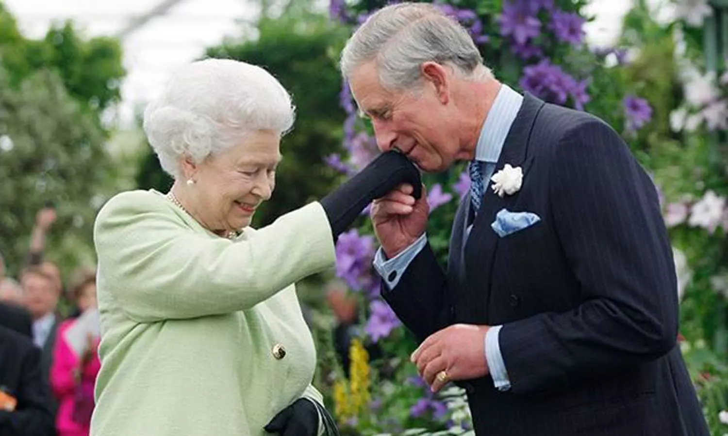 പ്രിയപ്പെട്ട മമ്മ...സ്‌നേഹത്തിനും മാർഗദർശനത്തിനും നന്ദി; വികാരഭരിതനായി ചാൾസ്