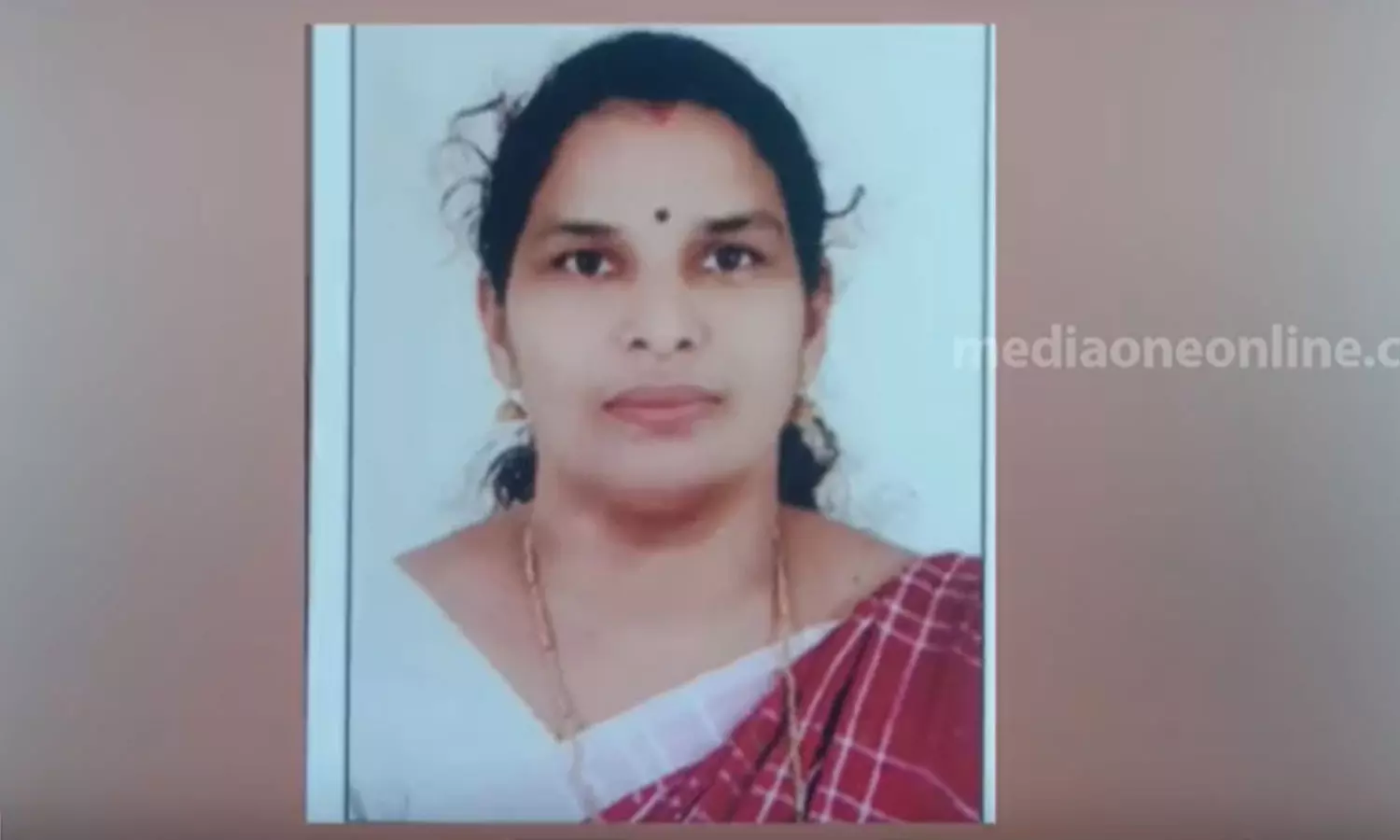 പാലക്കാട് വീടിന്റെ ചുമർ ഇടിഞ്ഞുവീണ് സ്ത്രീ മരിച്ചു പാലക്കാട് വീടിന്റെ ചുമർ ഇടിഞ്ഞുവീണ് സ്ത്രീ മരിച്ചു