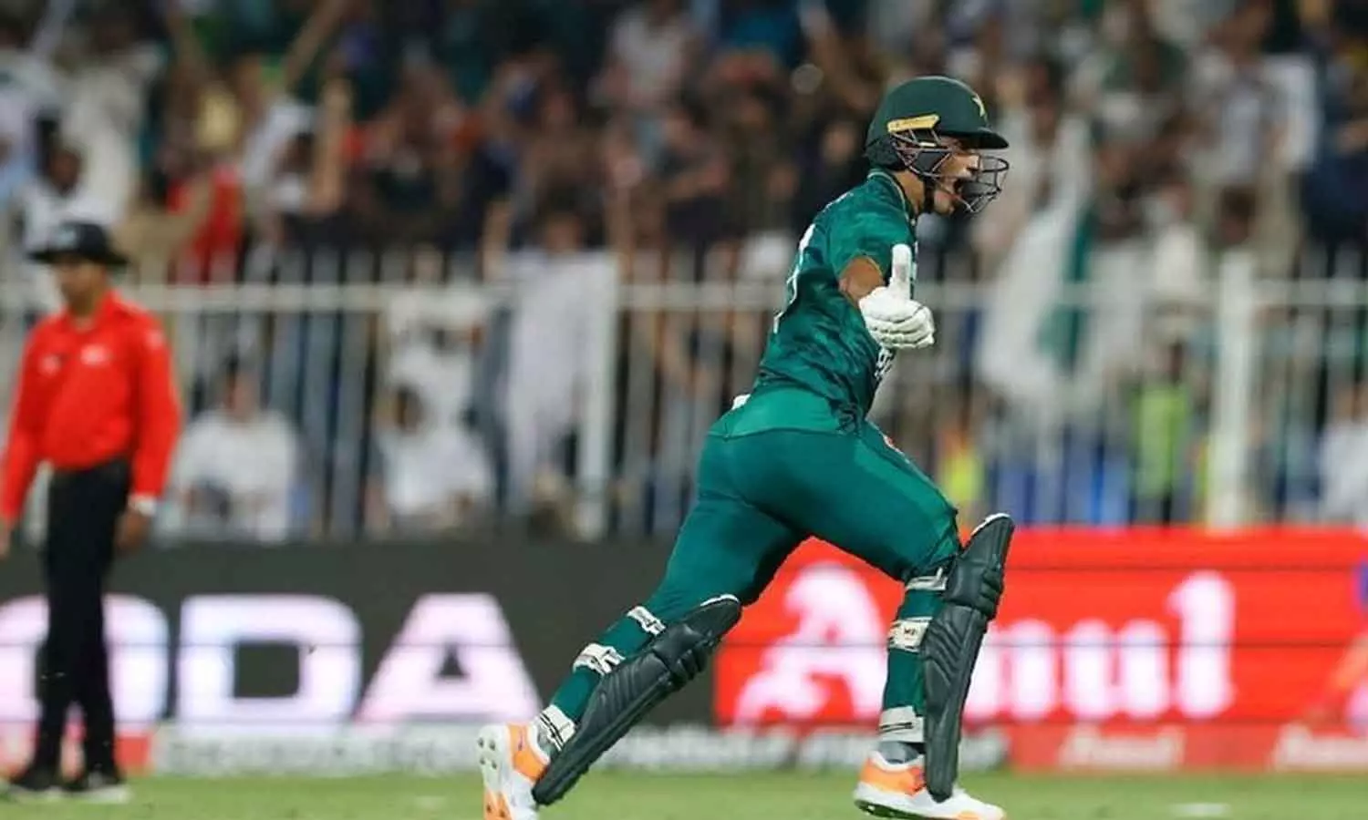 അവസാന ഓവറിലെ രണ്ട് സിക്സറുകൾ: പാകിസ്താനെ വിജയത്തിലെത്തിച്ച നസീം ഷായുടെ ബാറ്റ് ലേലത്തിന് അവസാന ഓവറിലെ രണ്ട് സിക്സറുകൾ: പാകിസ്താനെ വിജയത്തിലെത്തിച്ച നസീം ഷായുടെ ബാറ്റ് ലേലത്തിന്