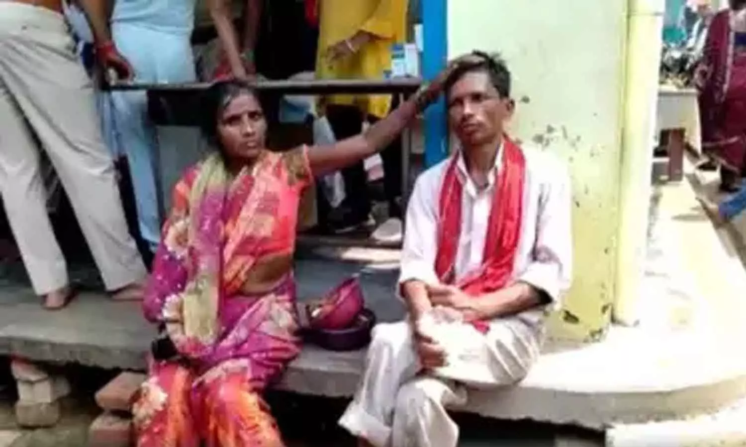 യു.പിയിൽ നാവ് മുറിച്ച് ക്ഷേത്രത്തിൽ സമർപ്പിച്ച യുവാവ് ഗുരുതരാവസ്ഥയിൽ യു.പിയിൽ നാവ് മുറിച്ച് ക്ഷേത്രത്തിൽ സമർപ്പിച്ച യുവാവ് ഗുരുതരാവസ്ഥയിൽ