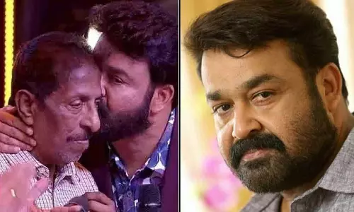 പെട്ടെന്ന് ശ്രീനിയെ കണ്ടപ്പോൾ ഇമോഷണലായി,ആ സമയത്ത് അതല്ലാതെ വേറെയൊന്നും ചെയ്യാൻ തോന്നിയില്ല; മോഹൻലാൽ