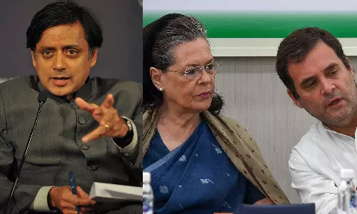 കോൺഗ്രസ് അധ്യക്ഷൻ തെരഞ്ഞെടുപ്പില്‍ സുതാര്യതയില്ല; കലാപക്കൊടിയുയർത്തി ശശി തരൂരിന്‍റെ നേതൃത്വത്തില്‍ എം.പിമാർ