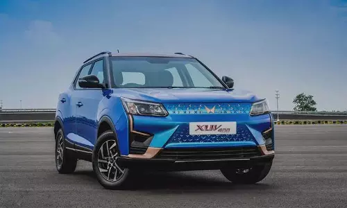 456 കിലോമീറ്റർ റേഞ്ച്, 50 മിനിറ്റിൽ 80 ശതമാനം ചാർജ്; നെക്‌സോൺ ഇവിയെ വീഴ്ത്താനുറച്ച് മഹീന്ദ്ര എക്സ്.യു.വി  400