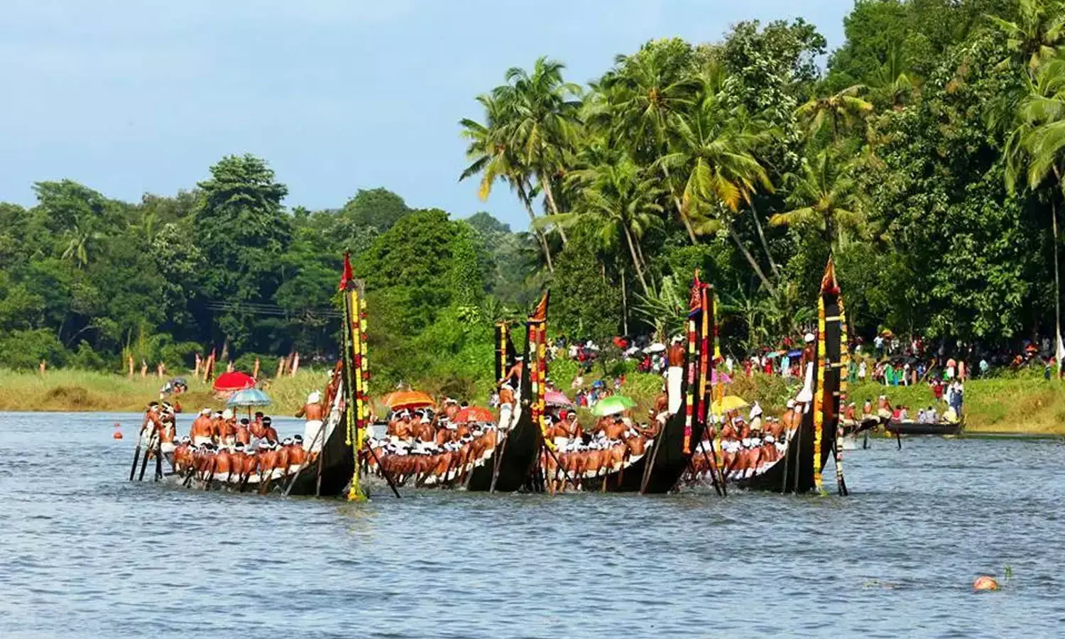 ആറന്മുള വള്ളംകളിക്ക് തുടക്കം; ഫ്ളാഗ് ഓഫ് ചെയ്ത് കുമ്മനം രാജശേഖരന് ആറന്മുള വള്ളംകളിക്ക് തുടക്കം; ഫ്ളാഗ് ഓഫ് ചെയ്ത് കുമ്മനം രാജശേഖരന്