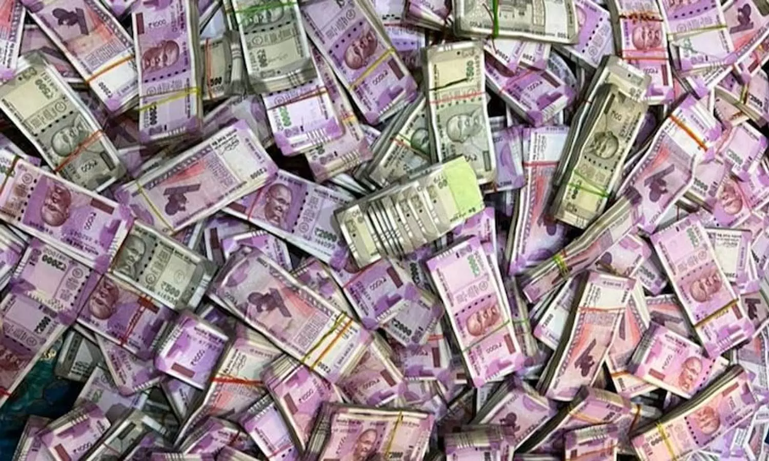 മൂന്നു മാസത്തിനിടെ ഇ.ഡി പിടിച്ചെടുത്തത് 100 കോടി രൂപ; ആ പണത്തിന് എന്ത് സംഭവിച്ചു? മൂന്നു മാസത്തിനിടെ ഇ.ഡി പിടിച്ചെടുത്തത് 100 കോടി രൂപ; ആ പണത്തിന് എന്ത് സംഭവിച്ചു?