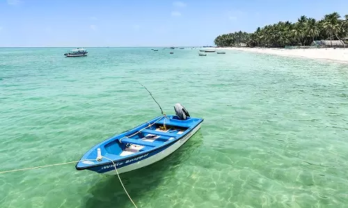 ലക്ഷദ്വീപ് - കേരളം യാത്രക്കായി കാത്തിരിപ്പ് നീളുന്നു; കപ്പൽ ടിക്കറ്റിന് വൻ ക്ഷാമം