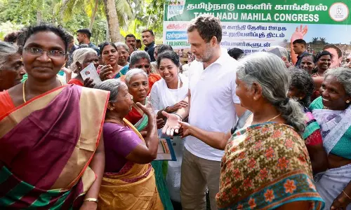 ഒരു തമിഴ് പെൺകുട്ടിയെ കല്യാണം കഴിച്ചു തരാം; രാഹുൽ ഗാന്ധിയോട് തൊഴിലാളികൾ