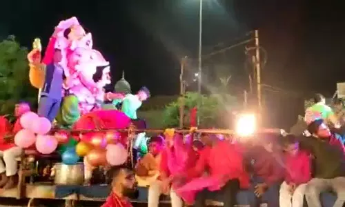 ഭർ ദോ ജോലി മേരി യാ മുഹമ്മദ്; ഗണേശോത്സവ റാലിയിൽ ഖവാലി