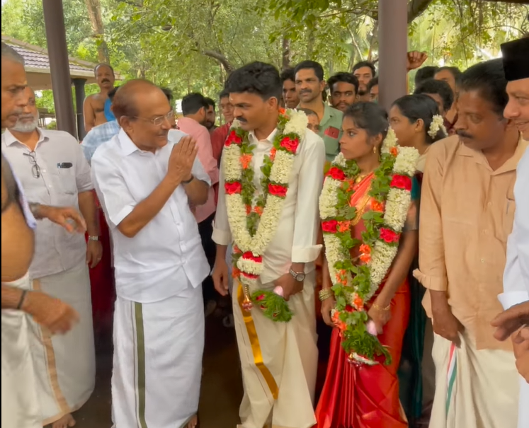 കല്യാണം വിളിച്ചതും പന്തലൊരുക്കി സദ്യ വിളമ്പിയതും ലീഗ്   പ്രവര്‍ത്തകര്‍, അതിഥിയായി കുഞ്ഞാലിക്കുട്ടി; ഗിരിജയുടെ വിവാഹം ആഘോഷമാക്കി ഒരു നാട്