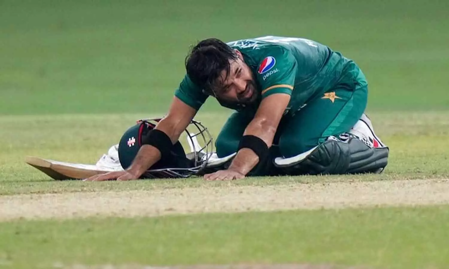 45 പന്തിൽ 45, ഇതൊന്നും പറ്റില്ല: പാക് ക്രിക്കറ്റിൽ ബഹളം