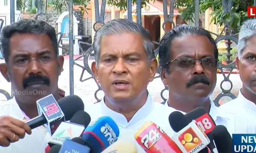 വിഴിഞ്ഞം സമരസമിതി രാഹുല്‍ ഗാന്ധിയുമായി കൂടിക്കാഴ്ച നടത്തി; കെ.പി.സി.സി നിലപാട് വ്യക്തമാക്കണമെന്ന് ഫാ. യൂജിന്‍ പെരേര