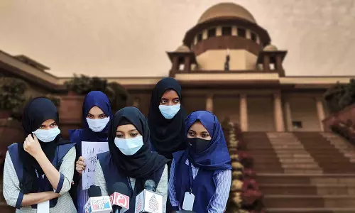 ഹിജാബ് ധരിച്ച സ്ത്രീകളെ കാരിക്കേച്ചറുകളായി കാണരുത്; അവര്‍ക്ക് അന്തസ്സുണ്ട്-ഹരജിക്കാർ സുപ്രിംകോടതിയിൽ