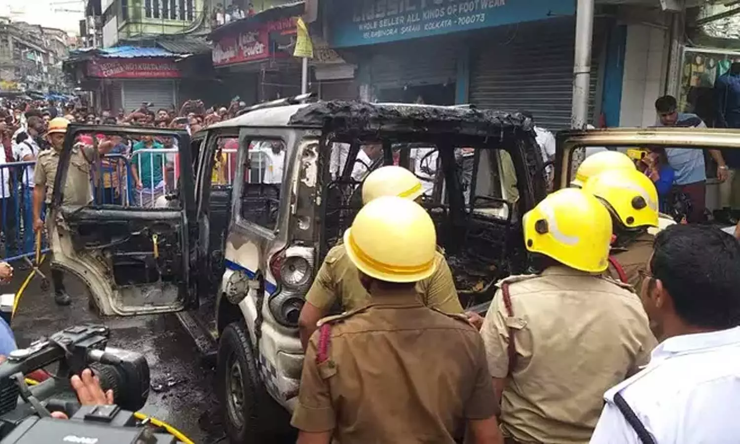 പശ്ചിമ ബംഗാളിൽ ബിജെപി പ്രതിഷേധത്തിനിടെ സംഘർഷം, കാർ കത്തിച്ചു; നേതാക്കൾ കസ്റ്റഡിയിൽ