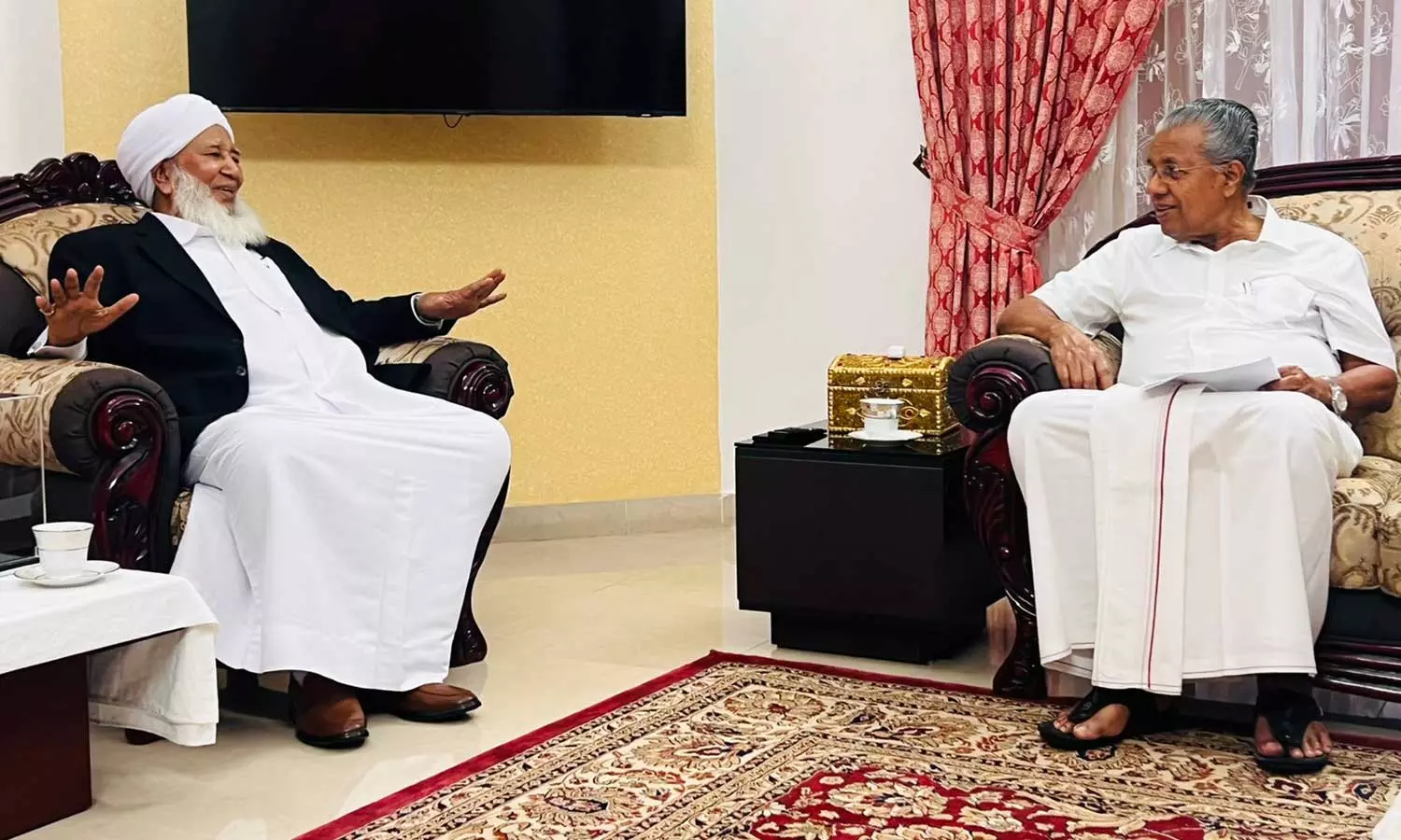 കാന്തപുരം മുഖ്യമന്ത്രിയെ കണ്ടു; പാഠ്യപദ്ധതി പരിഷ്‌കരണം വിശ്വാസികളുടെ ആശങ്ക പരിഹരിച്ച് നടപ്പിലാക്കും