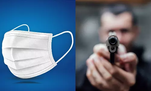 മാസ്ക് ധരിക്കാൻ പറഞ്ഞതിന് പെട്രോൾ സ്റ്റേഷൻ ക്യാഷ്യറെ വെടിവച്ച് കൊന്നു; 50കാരന് ജീവപര്യന്തം തടവ് മാസ്ക് ധരിക്കാൻ പറഞ്ഞതിന് പെട്രോൾ സ്റ്റേഷൻ ക്യാഷ്യറെ വെടിവച്ച് കൊന്നു; 50കാരന് ജീവപര്യന്തം തടവ്