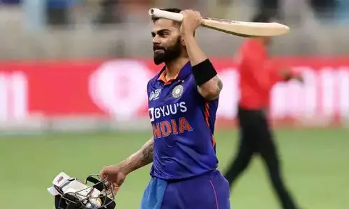 ട്വിറ്ററിലും കോഹ്ലി: സ്വന്തമാക്കിയത് ഇന്ത്യയിൽ നിന്ന് മറ്റൊരു കായിക താരവും സ്വന്തമാക്കാത്ത നേട്ടം ട്വിറ്ററിലും കോഹ്ലി: സ്വന്തമാക്കിയത് ഇന്ത്യയിൽ നിന്ന് മറ്റൊരു കായിക താരവും സ്വന്തമാക്കാത്ത നേട്ടം