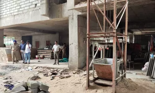 നിർമ്മാണത്തിലിരിക്കുന്ന കെട്ടിടത്തിന്റെ ലിഫ്റ്റ് തകർന്നുവീണ് ഏഴുപേർ മരിച്ചു; ഒരാൾക്ക് ഗുരുതര പരിക്ക്