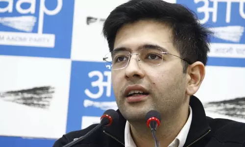 കോൺഗ്രസിന് വോട്ട്, തിരഞ്ഞെടുക്കുന്നതോ ഭാവി ബിജെപി എംഎൽഎയെ; പരിഹസിച്ച്‌ രാഘവ് ഛദ്ദ