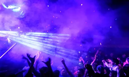 ഗണേശോത്സവം പൊലിപ്പിക്കാൻ ലേസർ ലൈറ്റുകൾ; 65 പേർക്ക് കാഴ്‌ച നഷ്‌ടപ്പെട്ടു