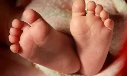 അവൾ ഉറങ്ങുകയായിരുന്നു, ഫോൺ പൊട്ടിത്തെറിക്കുമെന്ന് കരുതിയില്ല; നേഹയെ ഓർത്ത് വിതുമ്പി അമ്മ