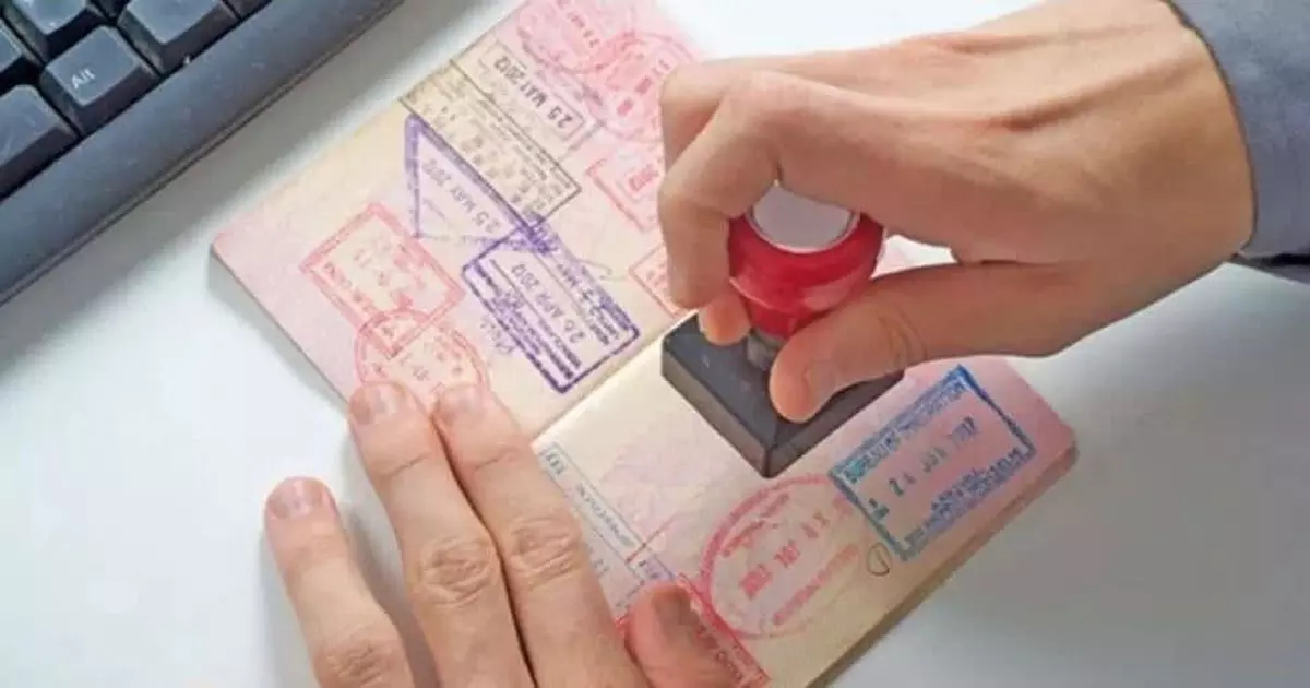 ഒമാനിൽ വിസ പുതുക്കുമ്പോൾ ഇനി പാസ്‌പോർട്ടിൽ സ്റ്റാമ്പ് ചെയ്യേണ്ട