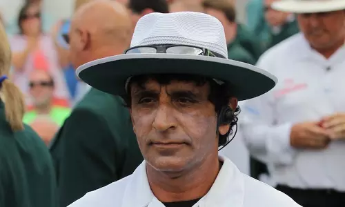 പാക് മുൻ അംപയർ ആസാദ് റഊഫ് അന്തരിച്ചു പാക് മുൻ അംപയർ ആസാദ് റഊഫ് അന്തരിച്ചു