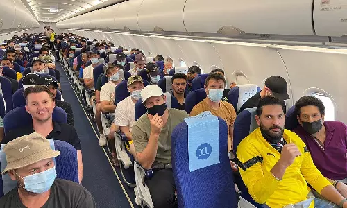 ഒരേ വിമാനത്തിൽ, ഒരൊറ്റ ഫ്രെയിമിൽ ക്രിക്കറ്റ് ഇതിഹാസങ്ങൾ; അപൂർവചിത്രം പങ്കുവച്ച് സച്ചിൻ ഒരേ വിമാനത്തിൽ, ഒരൊറ്റ ഫ്രെയിമിൽ ക്രിക്കറ്റ് ഇതിഹാസങ്ങൾ; അപൂർവചിത്രം പങ്കുവച്ച് സച്ചിൻ