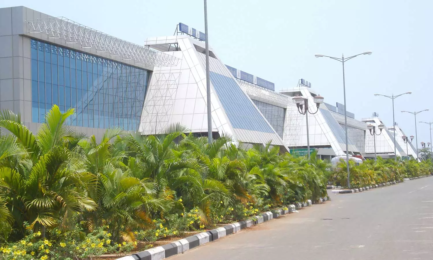 കസ്റ്റംസ് പരിശോധനയിൽനിന്ന് രക്ഷപ്പെടാൻ ബാഗേജിലെ ടാഗ് മാറ്റല്‍; കരിപ്പൂരിൽ വിമാന ജീവനക്കാരുടെ സഹായത്തോടെ സ്വർണക്കടത്ത്