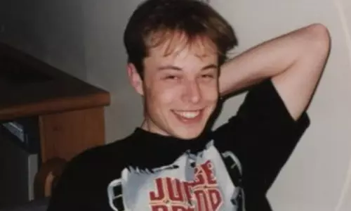 മസ്കിന്‍റെ കോളജ് കാലത്തെ കാമുകിക്കൊപ്പമുള്ള ഫോട്ടോ ലേലത്തില്‍ പോയത് 1.3 കോടിക്ക്