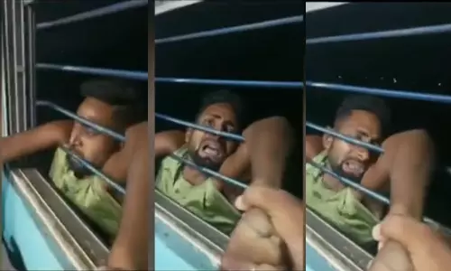 ജനാല വഴി ട്രെയ്ൻ യാത്രക്കാരന്റെ മൊബൈൽ തട്ടിപ്പറിക്കാൻ ശ്രമം; കള്ളനെ കൈയോടെ തൂക്കി യാത്രക്കാർ